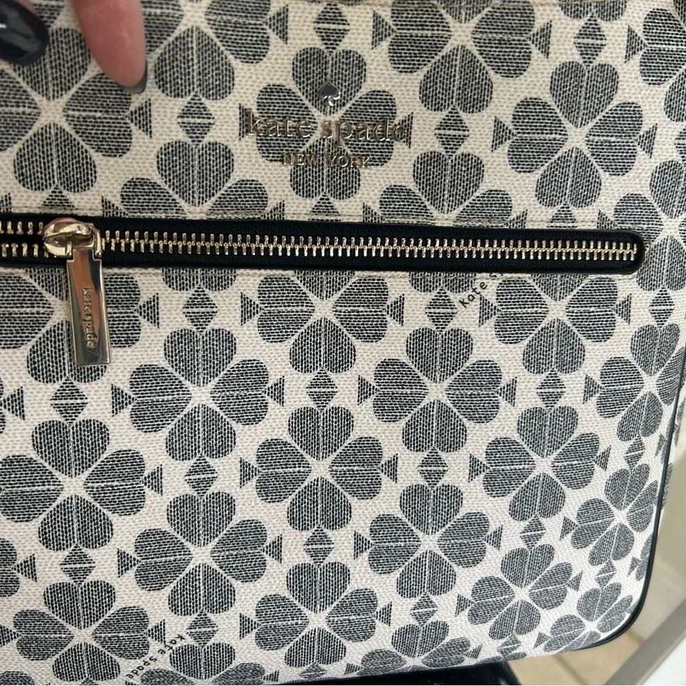 Signature Kate Spade Flower Large Swingpack Crossbody - Picture 5 of 7